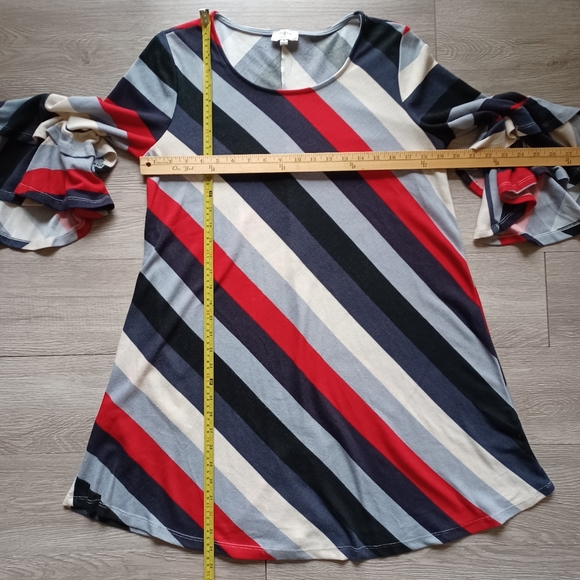 Umgee Dress Size M Blue Red Cream Striped Flutter Bell Sleeve Small Knit - Picture 10 of 11